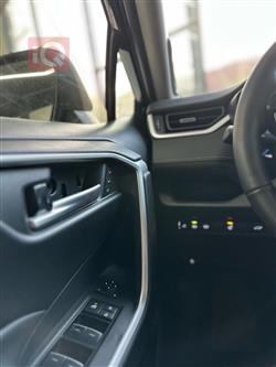 تۆیۆتا ڕاڤ 4